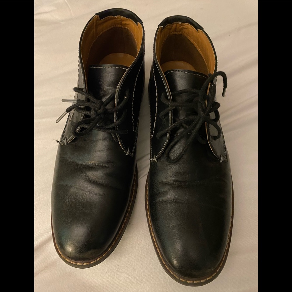 Dexter Comfort men’s dress shoes.